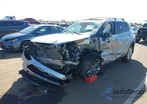 2023 Toyota Highlander Platinum z USA, uszkodzony, nr VIN 5TDKDRAH5PS506100